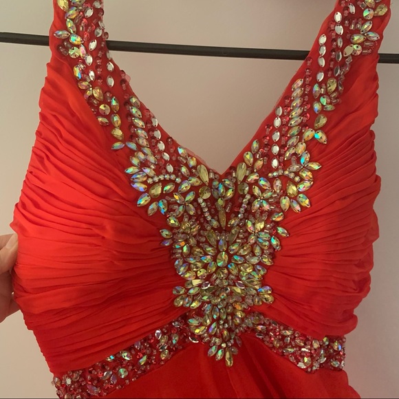 Gorgeous XS Red Halter Gown Prom - Picture 4 of 9
